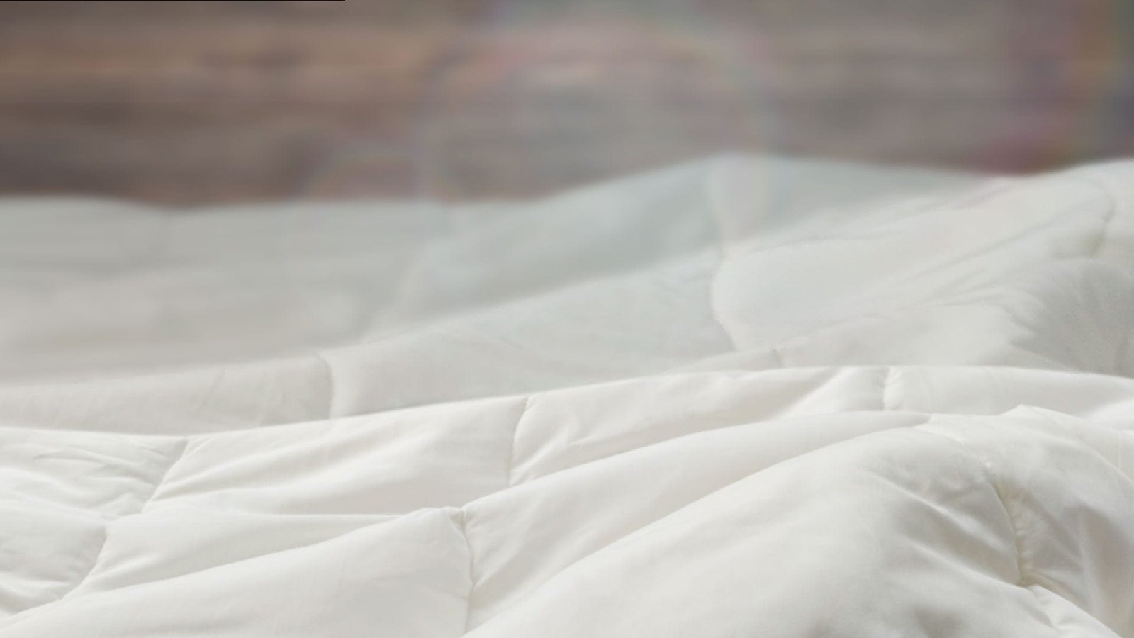 Détail de la fabrication de la couette Bsensible respirante, chaude et legère