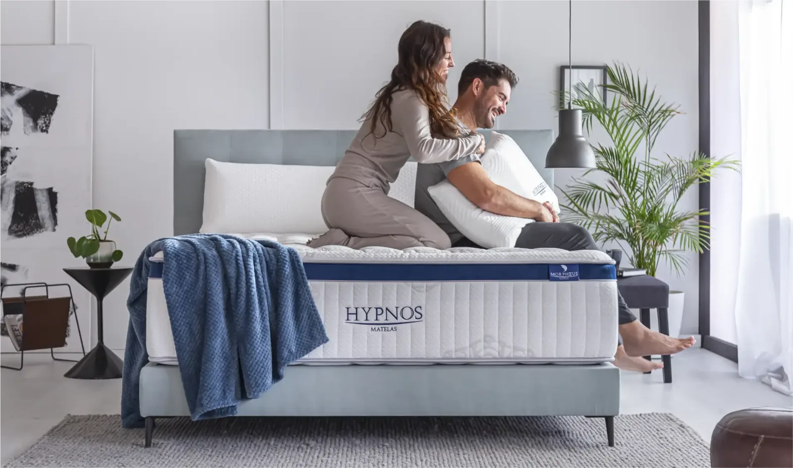 Couple sur un matelas Hypnos