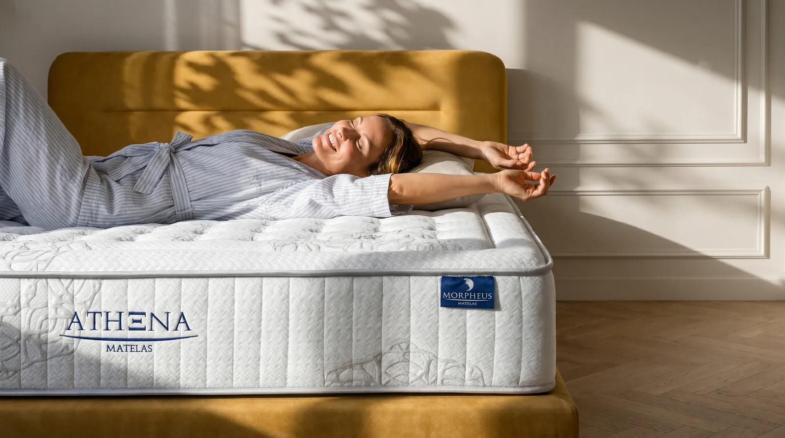 Femme allongée sur un matelas Athena